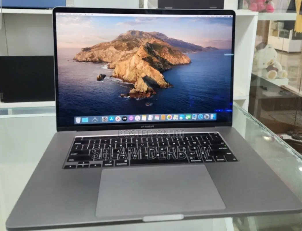 New Laptop Apple MacBook Pro 2019 32GB Intel Core I9 SSD 512GB