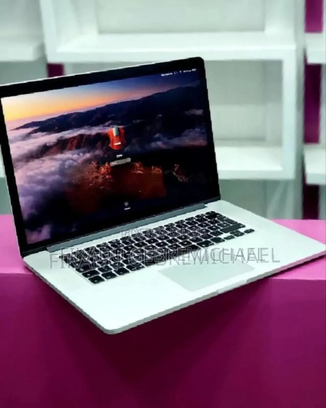 New Laptop Apple MacBook Pro 2015 16GB Intel Core i7 SSD 512GB