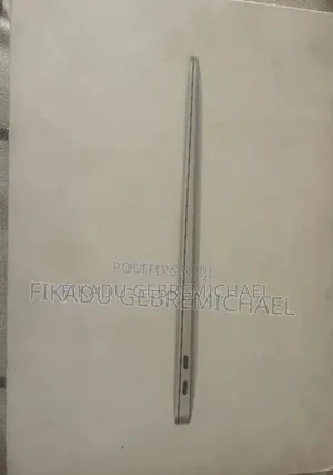 New Laptop Apple MacBook Air 2018 8GB Intel Core i5 SSD 256GB