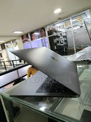 New Laptop Apple MacBook Pro 2019 16GB Intel Core i7 SSD 512GB