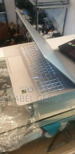 New Laptop HP Envy 15 8GB Intel Core I5 HDD+SSD 1T