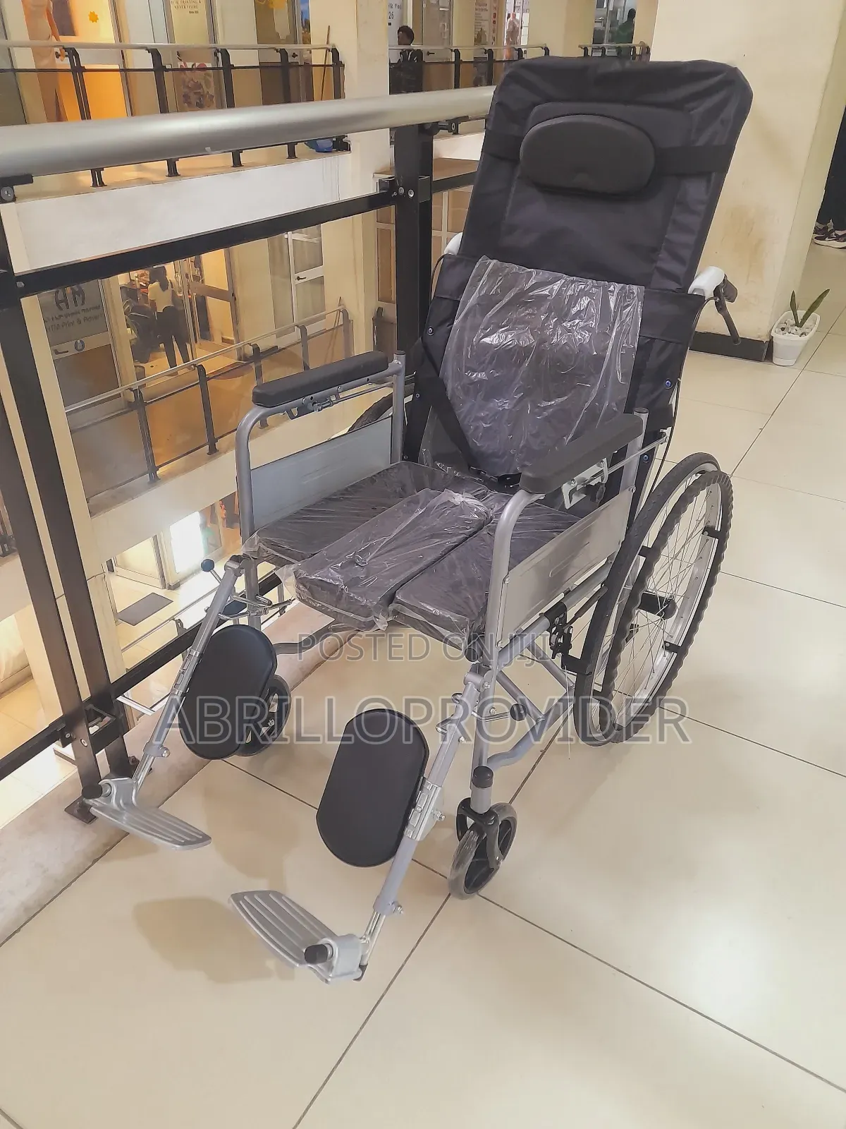 Wheelchair,Folding Portawith Small Toilet Seat/Wheelchair
