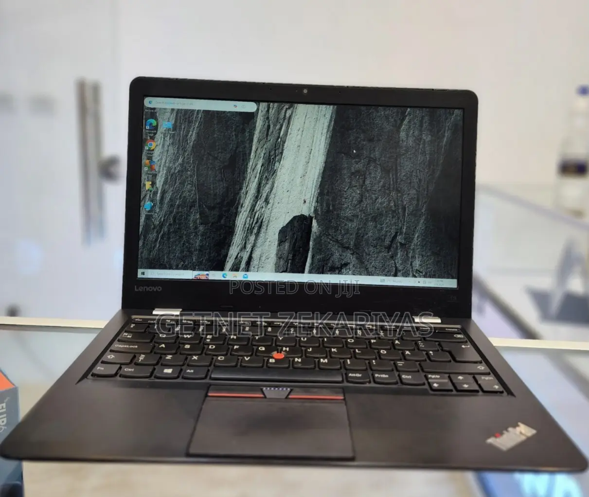 New Laptop Lenovo ThinkPad Yoga 8GB Intel Core I3 SSD 128GB