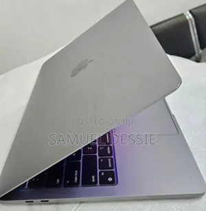 New Laptop Apple MacBook Pro 2020 M1 8GB Apple M1 SSD 512GB