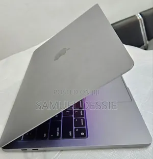New Laptop Apple MacBook Pro 2020 M1 8GB Apple M1 SSD 512GB