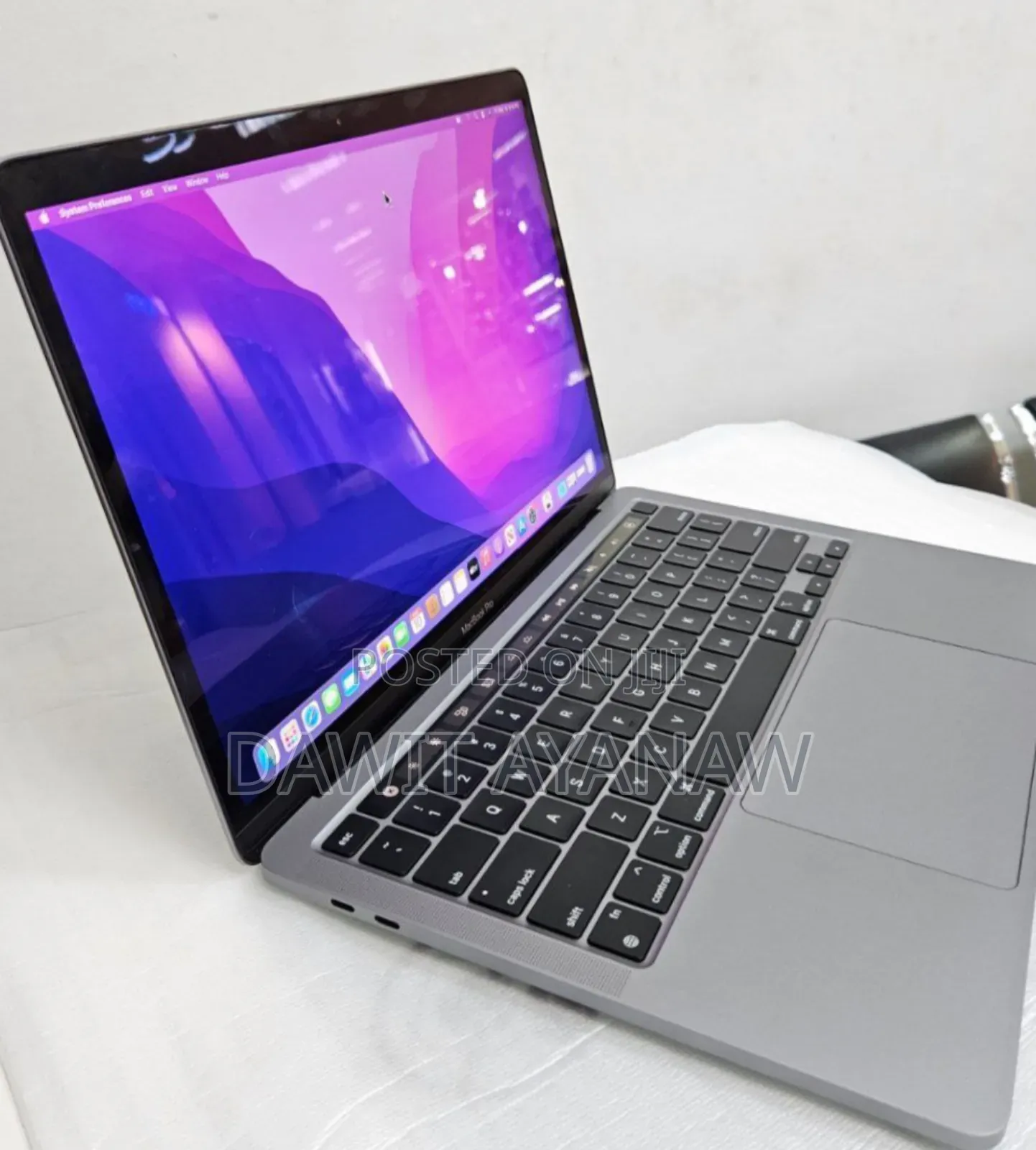 New Laptop Apple MacBook Pro 2020 8GB Apple M1 Pro SSD 512GB