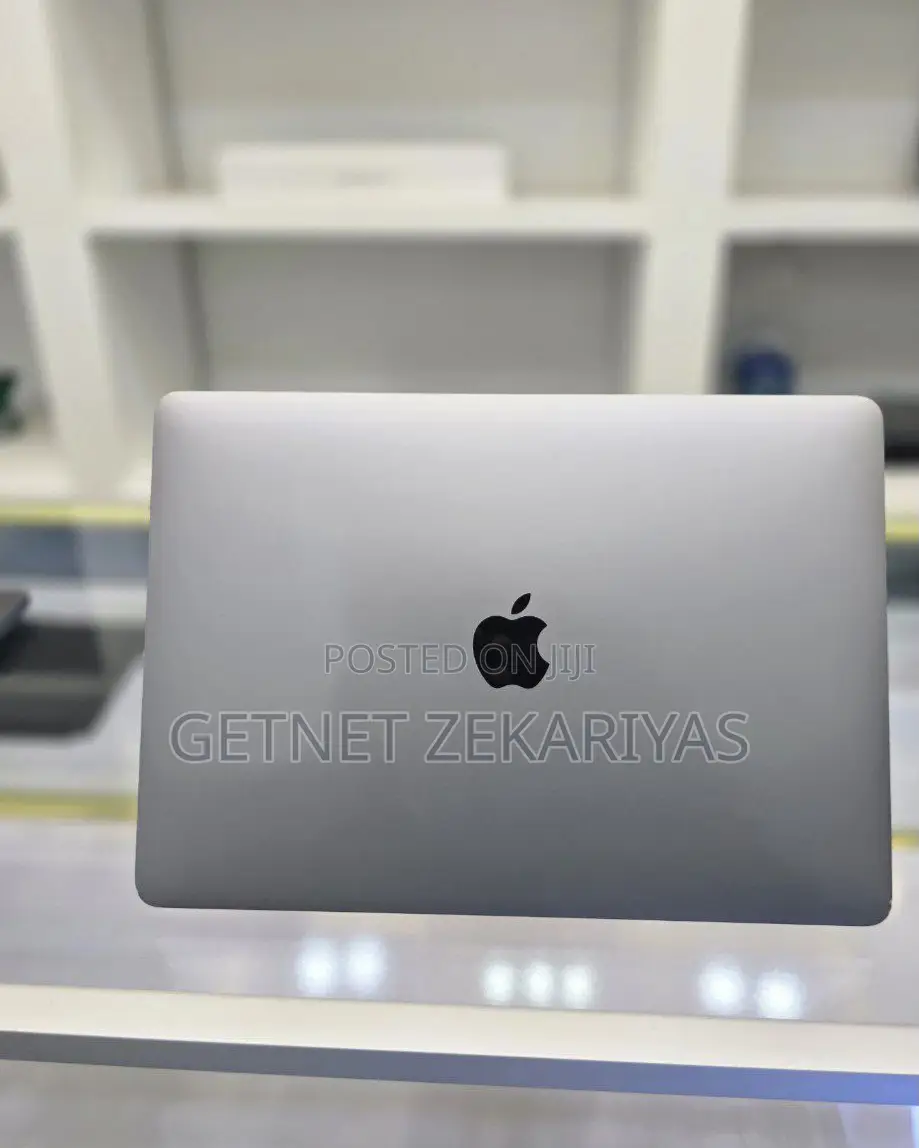 New Laptop Apple MacBook Pro M1 8GB Apple M1 Pro SSD 512GB