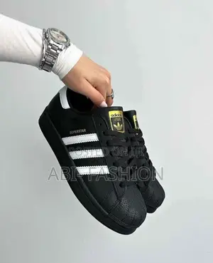 Photo - Adidas Old School