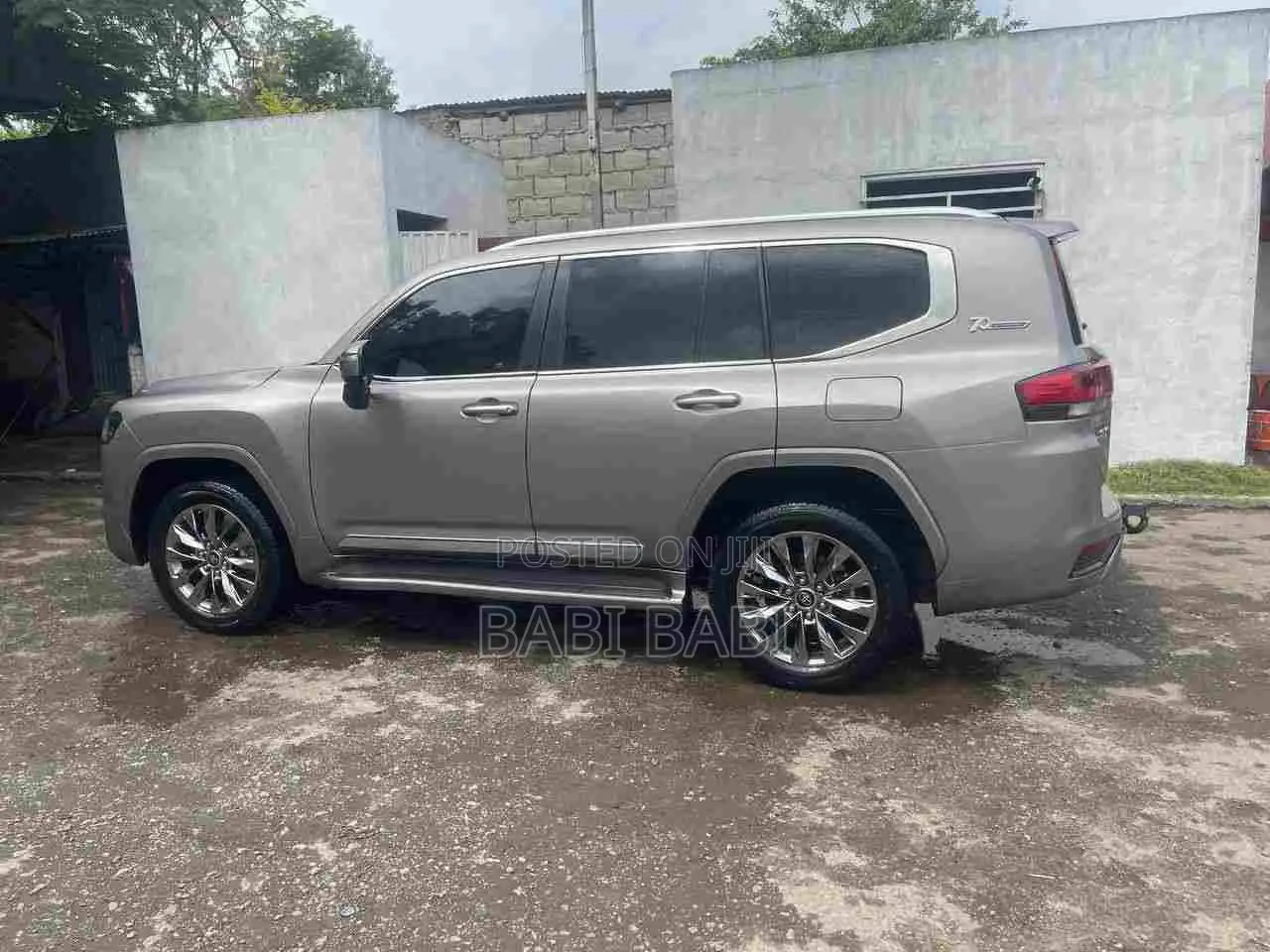 Toyota Land Cruiser 2022 Gold