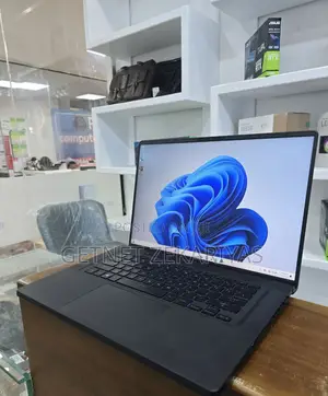 New Laptop Asus ROG Zephyrus G16 16GB Intel Core I7 SSD 1T