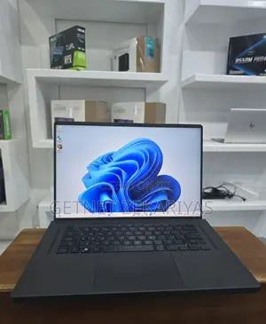 New Laptop Asus ROG Zephyrus G16 16GB Intel Core I7 SSD 1T