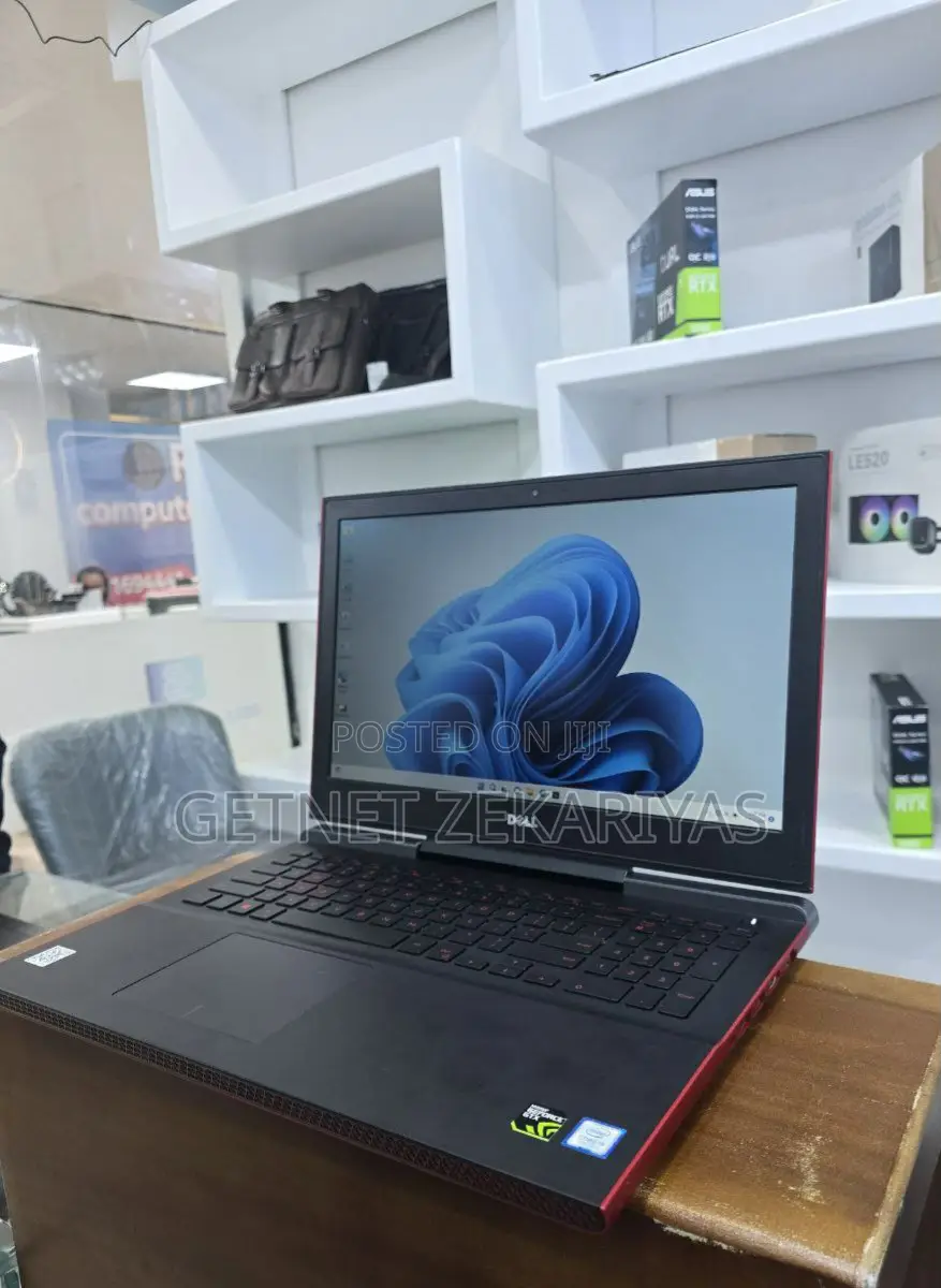 New Laptop Dell 8GB Intel Core I7 SSD 128GB