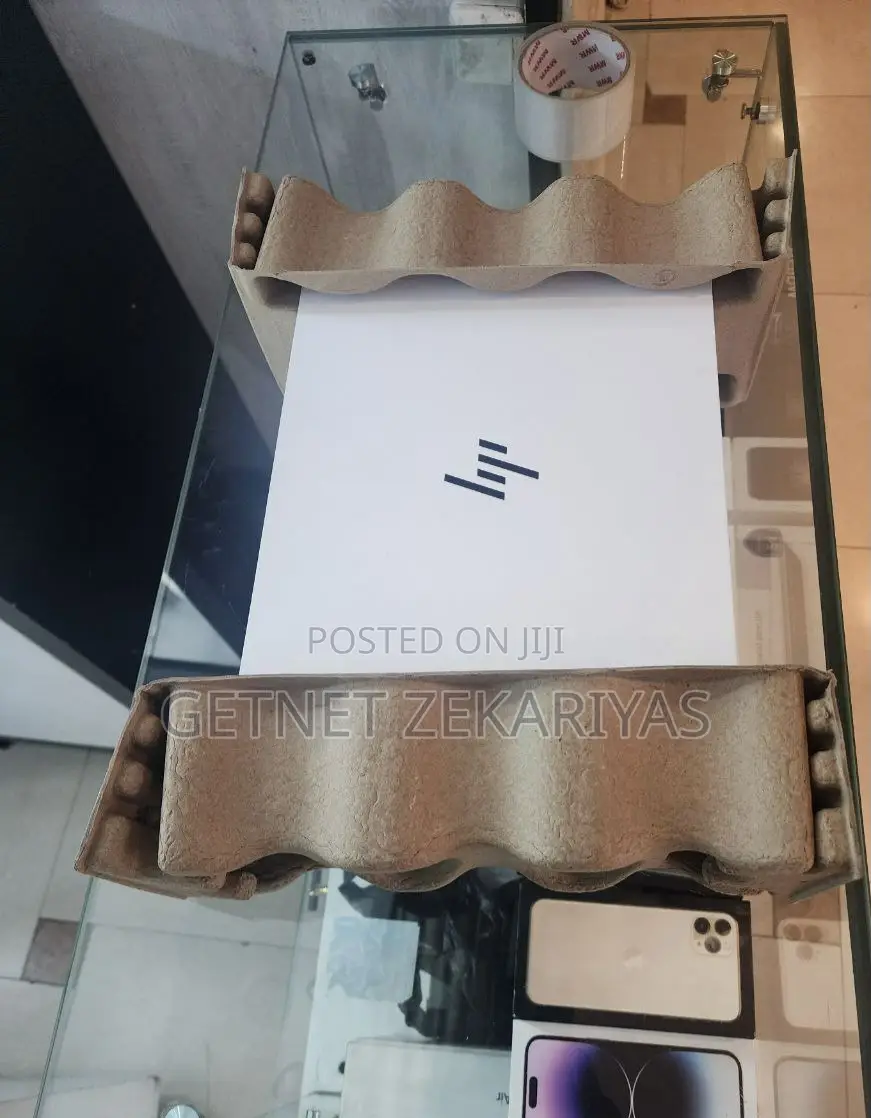 New Laptop HP Spectre 14 16GB Intel Core I7 SSD 1T