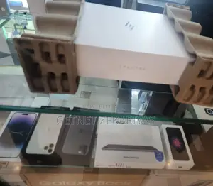 New Laptop HP Spectre 14 16GB Intel Core I7 SSD 1T