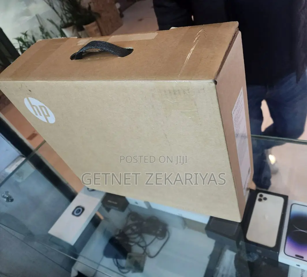 New Laptop HP Spectre 14 16GB Intel Core I7 SSD 1T