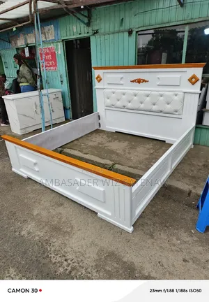 1.80ሳ.ሜ አልጋ