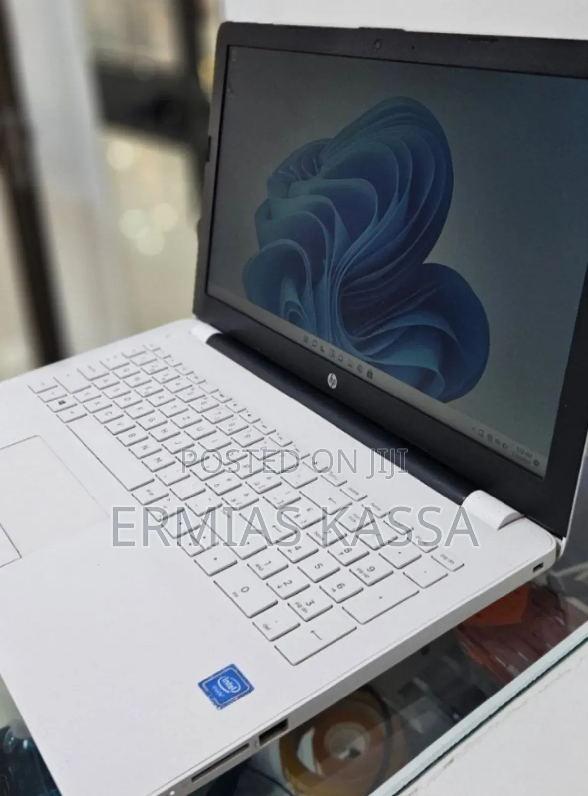 New Laptop HP Stream Notebook 4GB Intel Celeron HDD 1T