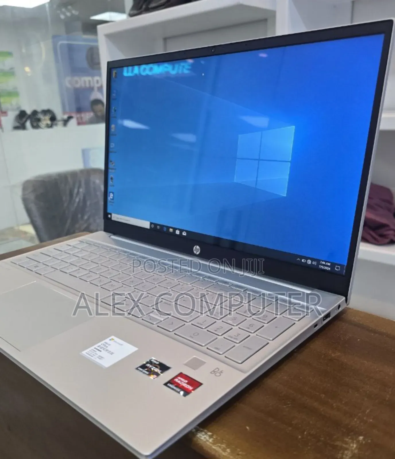 New Laptop HP Pavilion 15 16GB AMD Ryzen 3 SSD 512GB