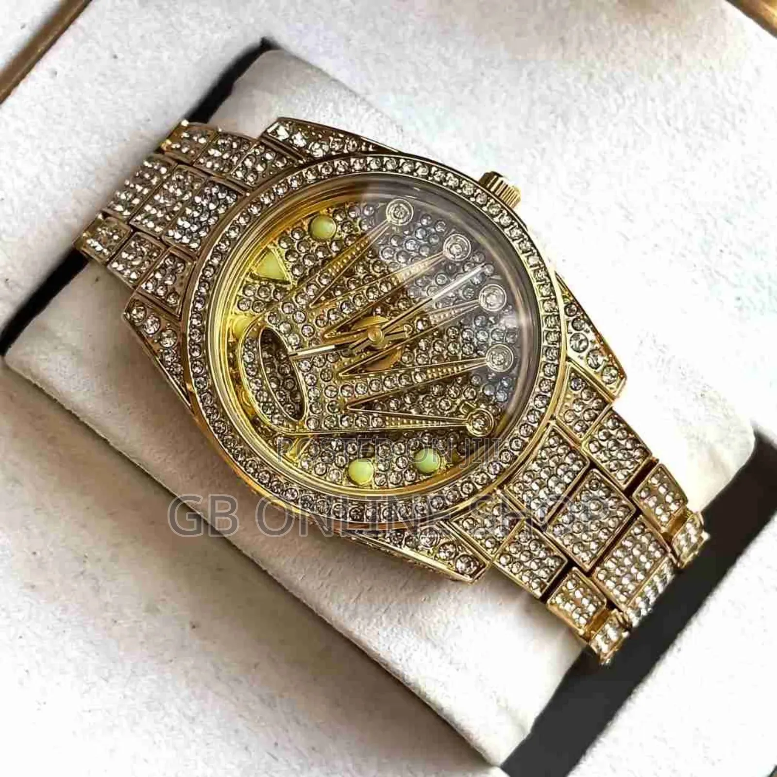 Safisha Men's Luxury Diamonds Plated Analog Watch