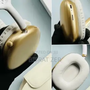  *Apple Airpods Max*. 