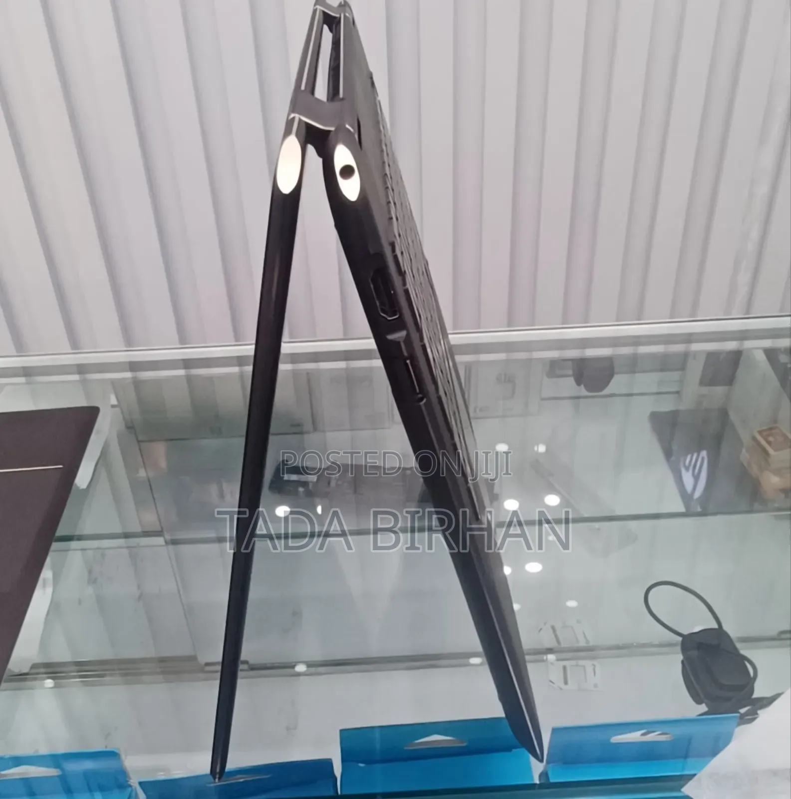 New Laptop HP Spectra 13 16GB Intel Core I7 SSD 1T