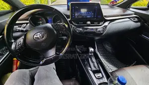 Toyota C-HR 2017 Burgundy