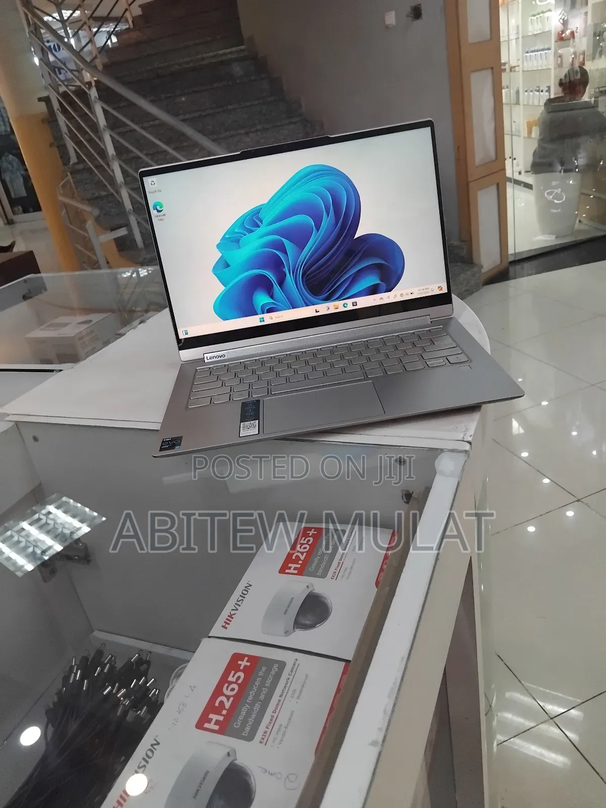 New Laptop Lenovo Yoga C930 16GB Intel Core I7 SSD 512GB