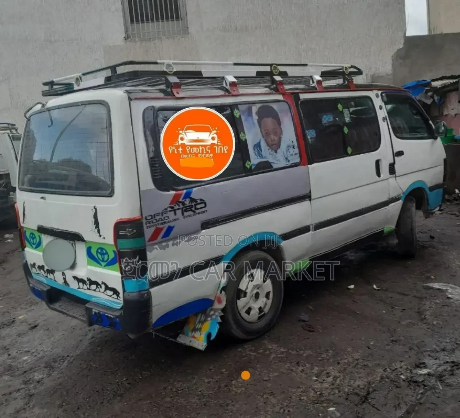 Toyota HiAce 2002 White