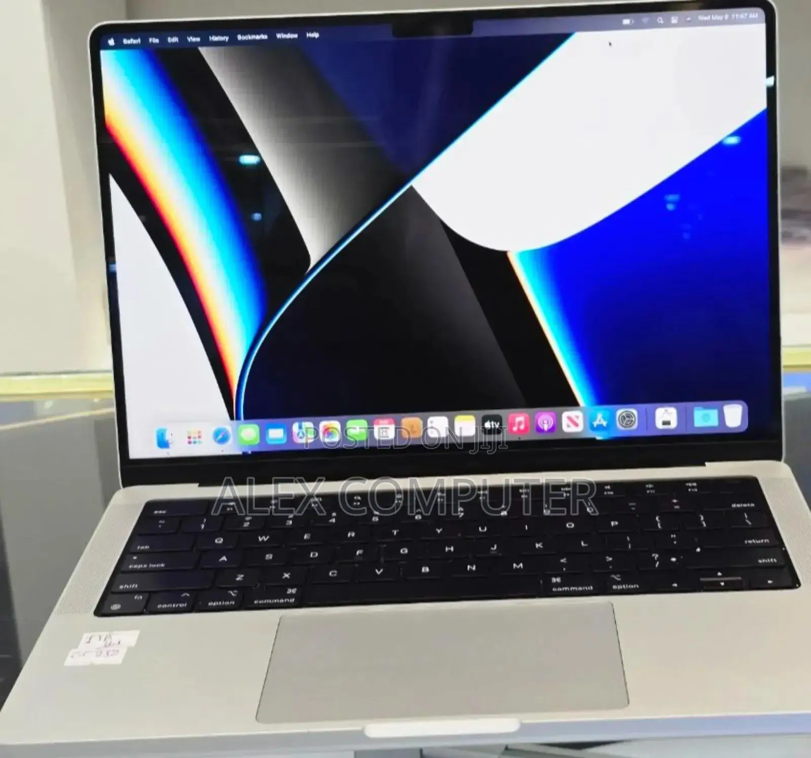 New Laptop Apple MacBook Pro 2021 M1 16GB Apple M1 SSD 1T