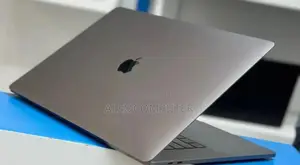 New Laptop Apple MacBook Pro 2017 16GB Intel Core I7 SSD 512GB