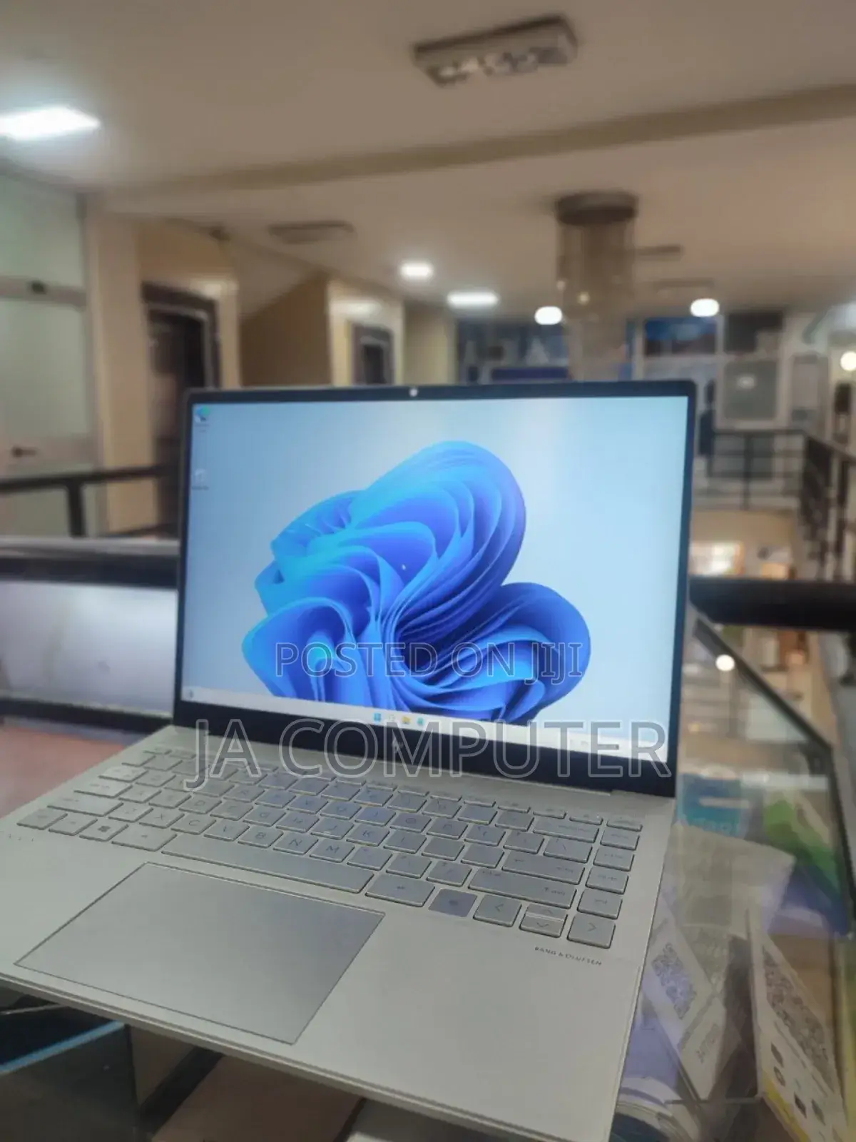 New Laptop HP Envy X360 16GB Intel Core I7 SSD 512GB