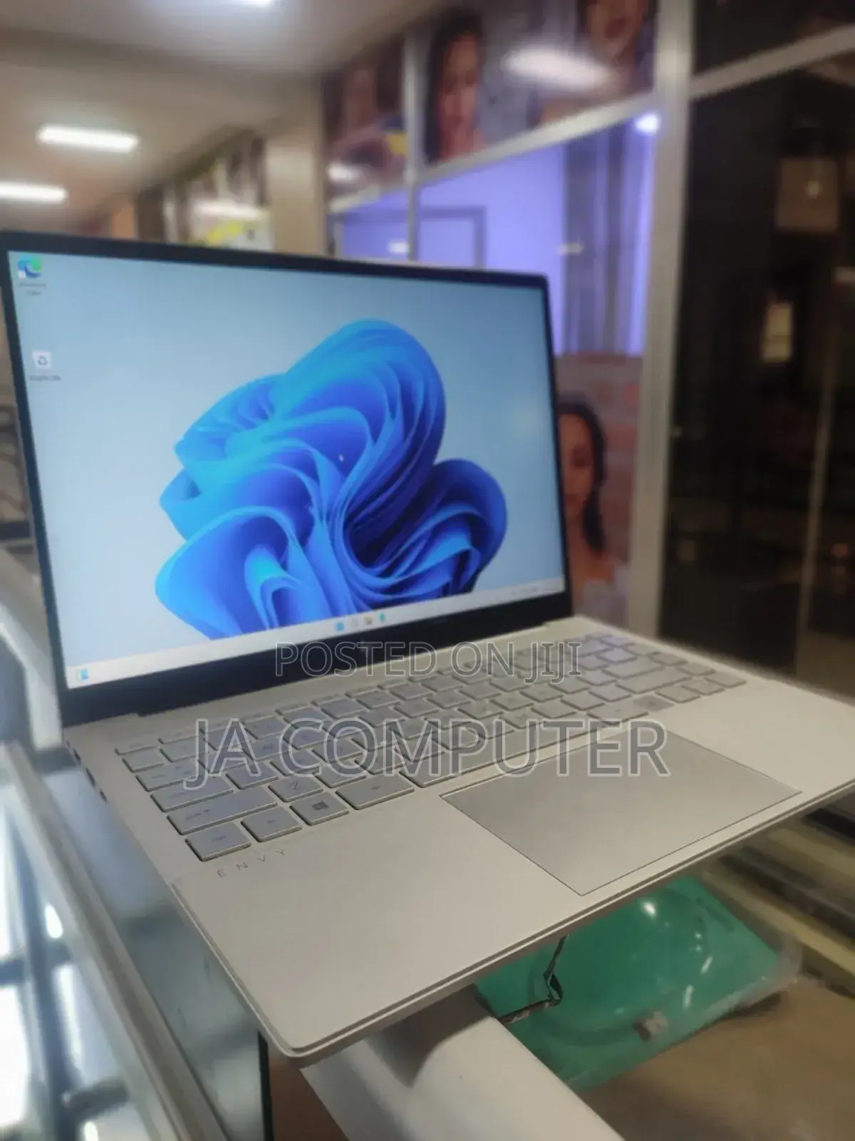 New Laptop HP Envy X360 16GB Intel Core I7 SSD 512GB