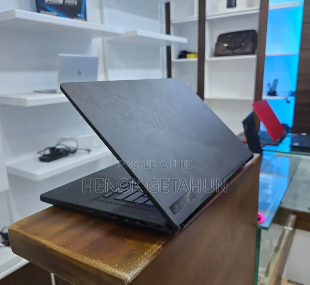 New Laptop Asus ROG Zephyrus G16 16GB Intel Core I7 SSD 512GB