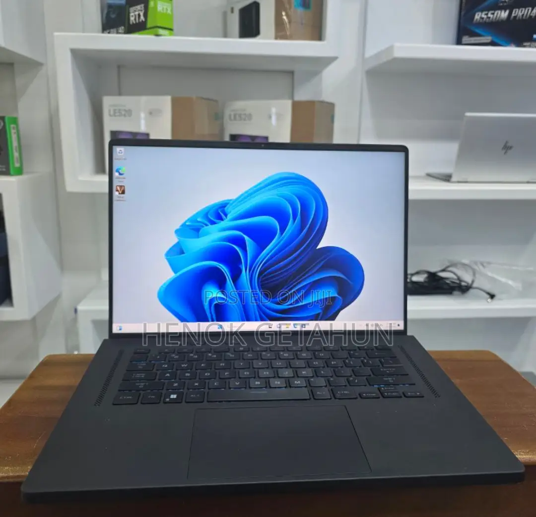 New Laptop Asus ROG Zephyrus G16 16GB Intel Core I7 SSD 512GB