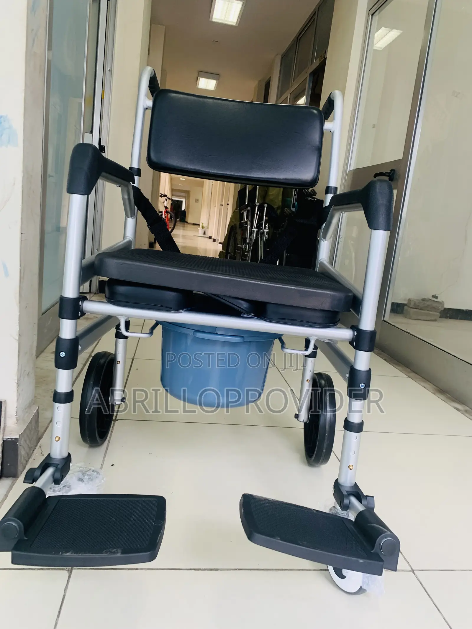 4-in-1 Bedside Commode Shower Wheelchair, 4-in-1 Bedside Com
