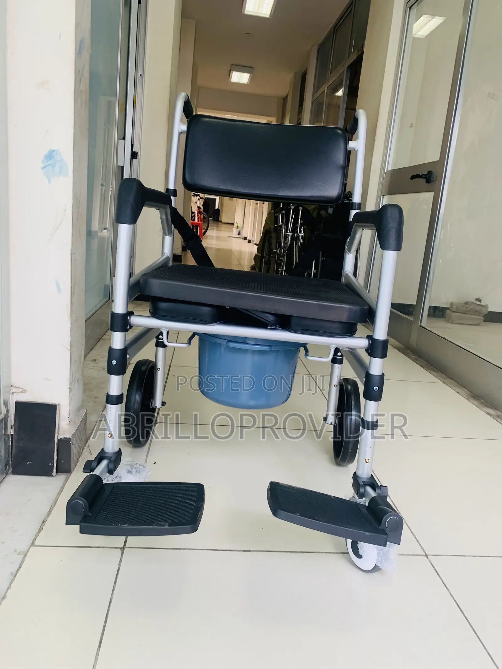 Shower Commode Chair With Lockable Wheels/Shower Commode Cha