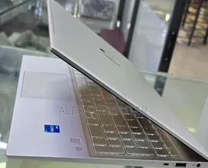 New Laptop HP Pavilion 15 8GB Intel Core I5 SSD 512GB