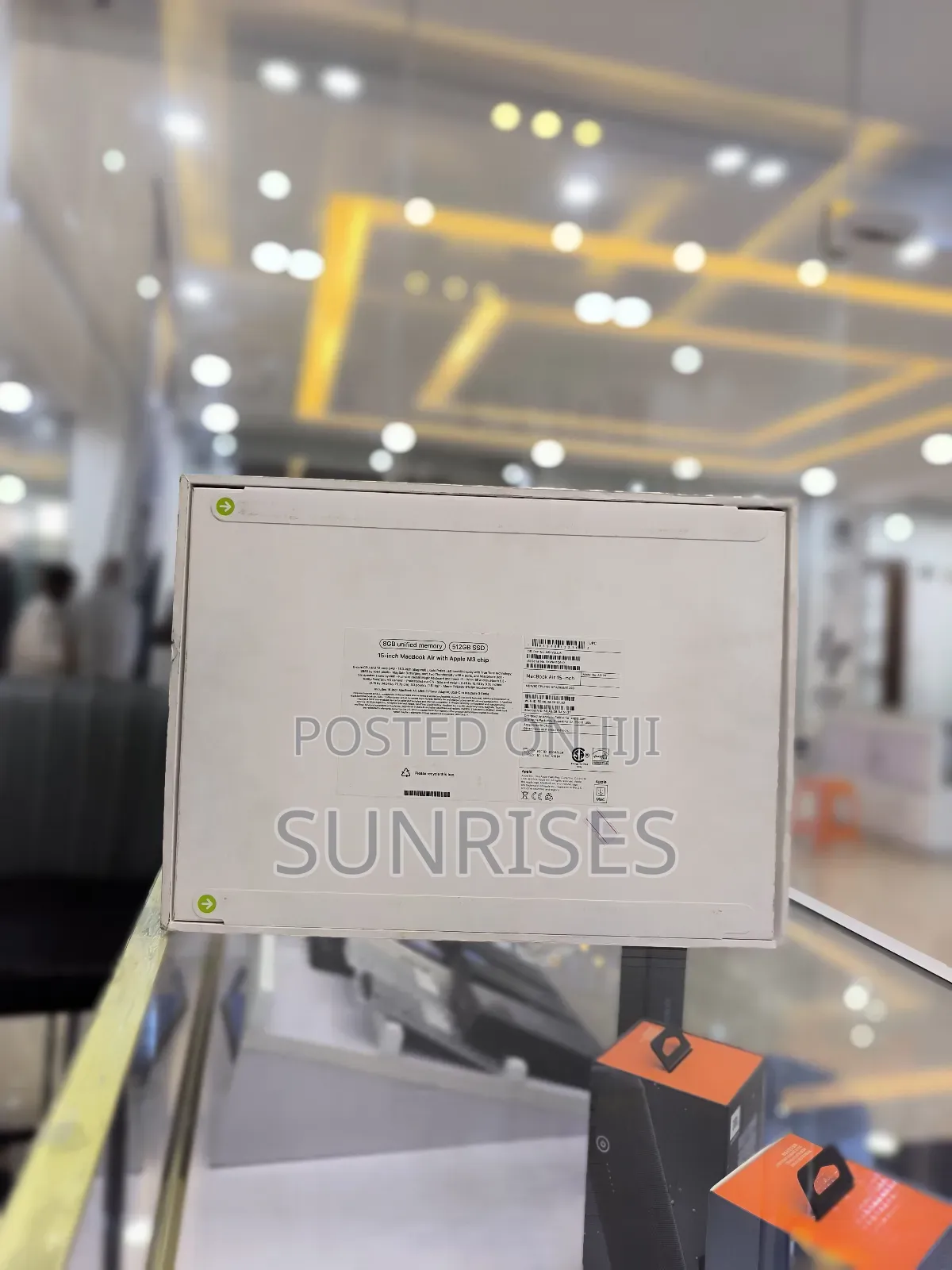 New Laptop Apple MacBook Air 2022 M2 8GB Apple M2 SSD 512GB