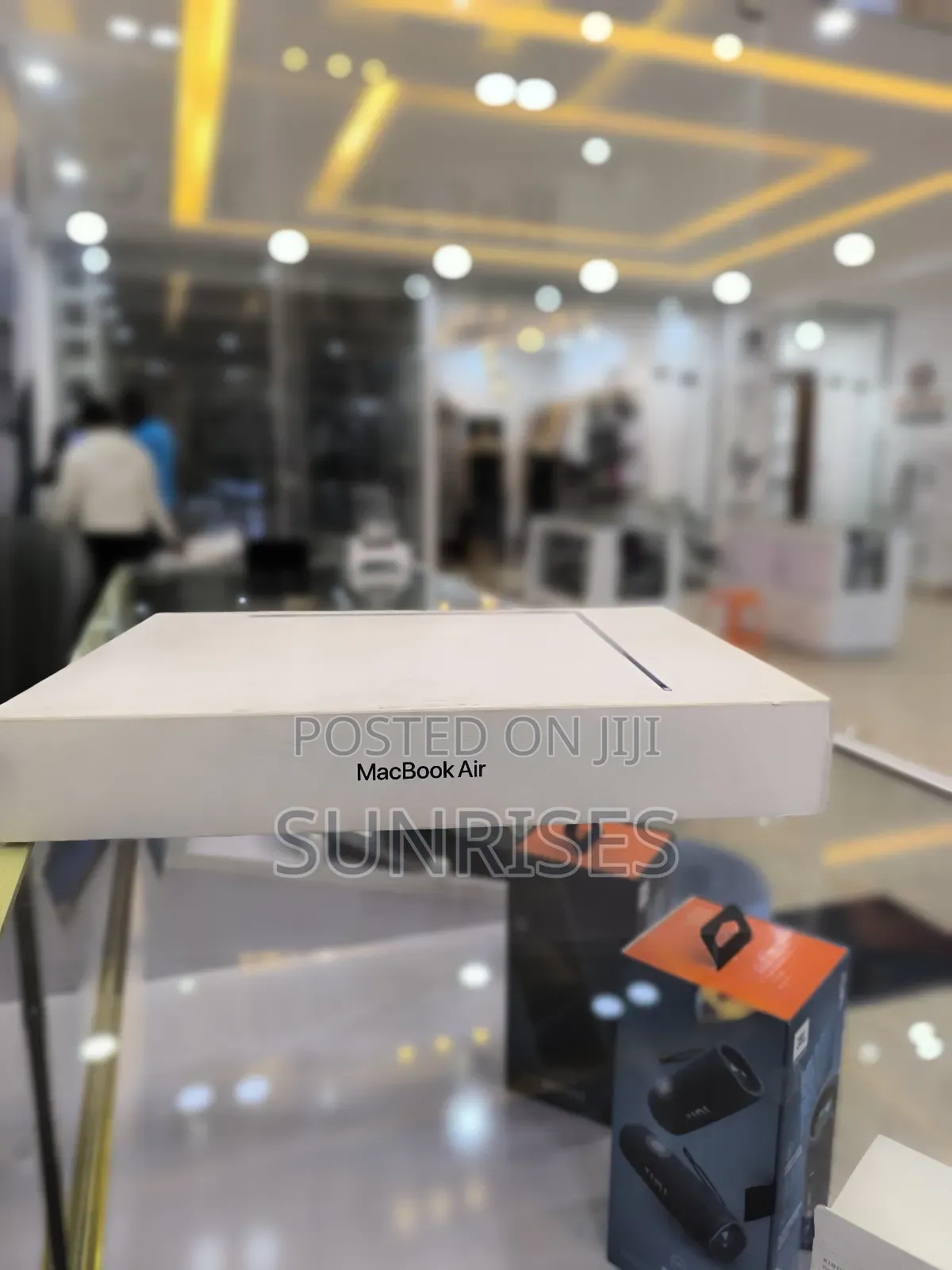 New Laptop Apple MacBook Air 2022 M2 8GB Apple M2 SSD 512GB