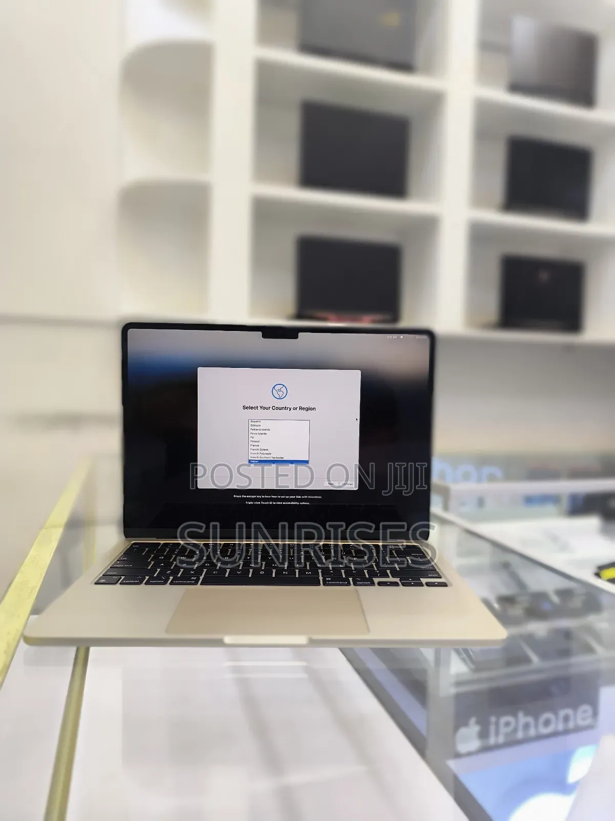 New Laptop Apple MacBook Air 2022 M2 8GB Apple M2 SSD 256GB