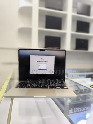 New Laptop Apple MacBook Air 2022 M2 8GB Apple M2 SSD 256GB