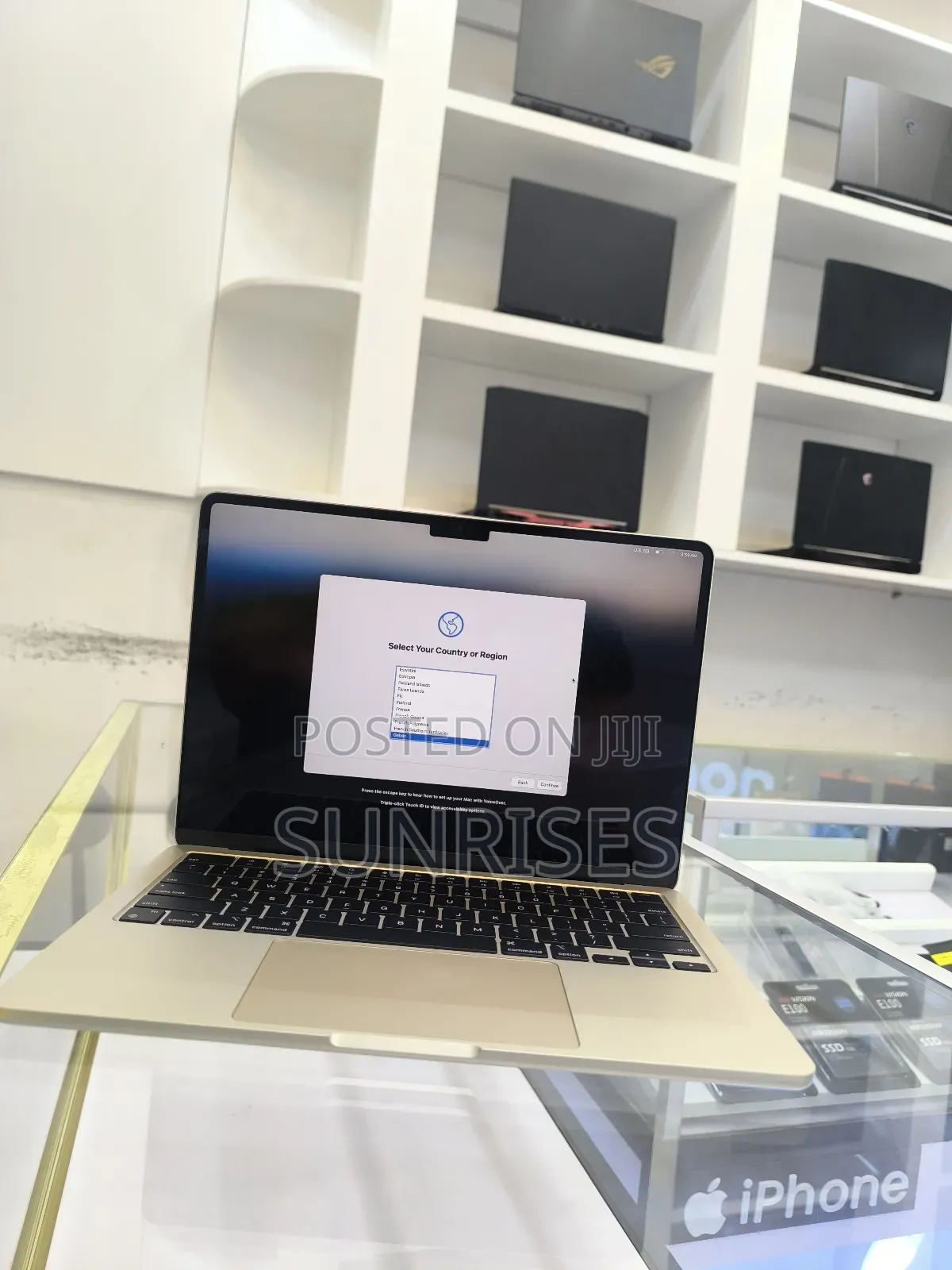 New Laptop Apple MacBook Air 2022 M2 8GB Apple M2 SSD 256GB