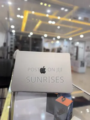 New Laptop Apple MacBook Pro 2022 M2 16GB Apple M2 SSD 1T