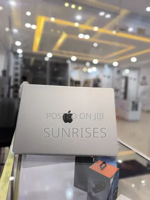 New Laptop Apple MacBook Pro 2022 M2 16GB Apple M2 SSD 1T