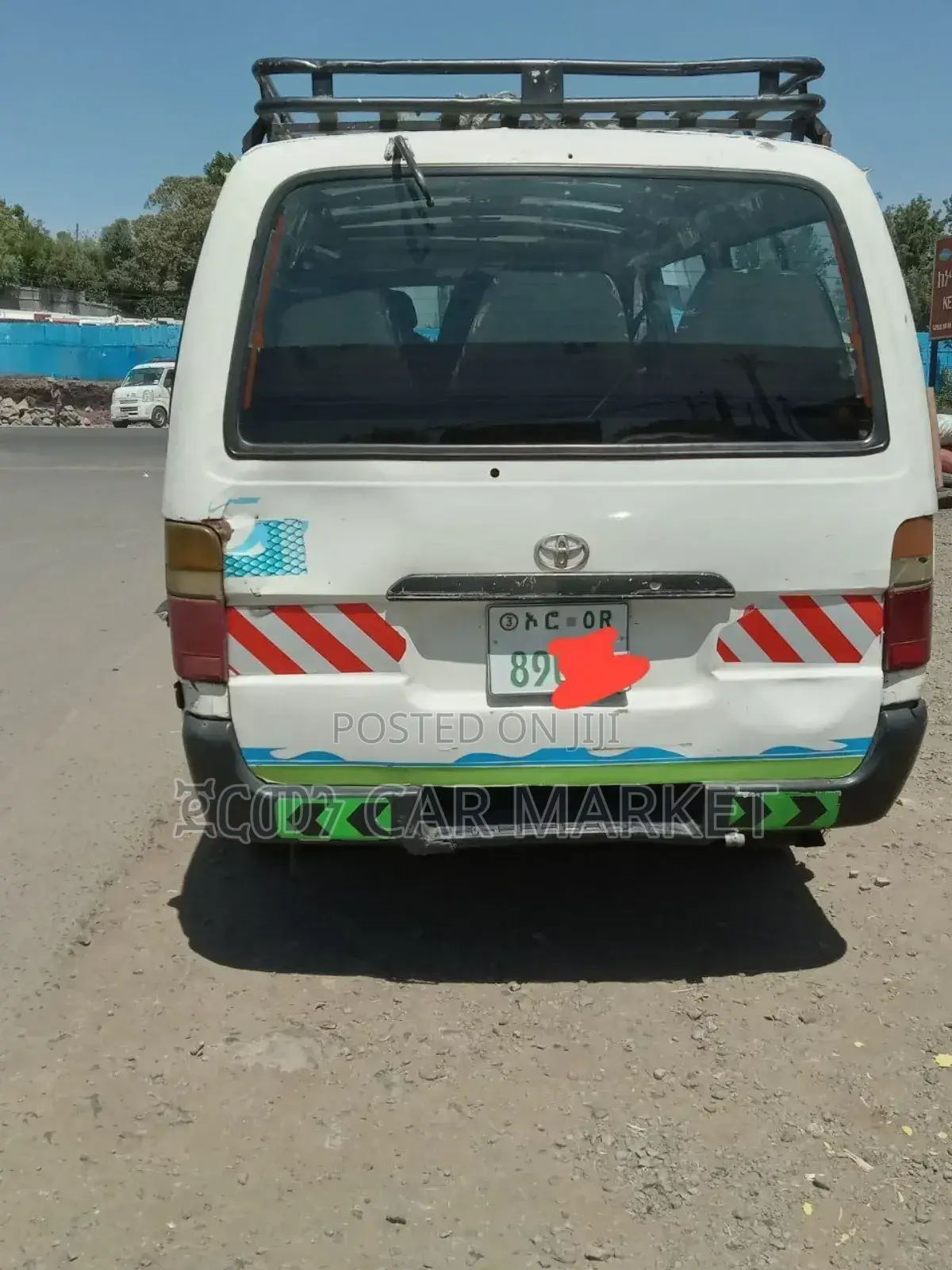 Toyota HiAce 2004 White