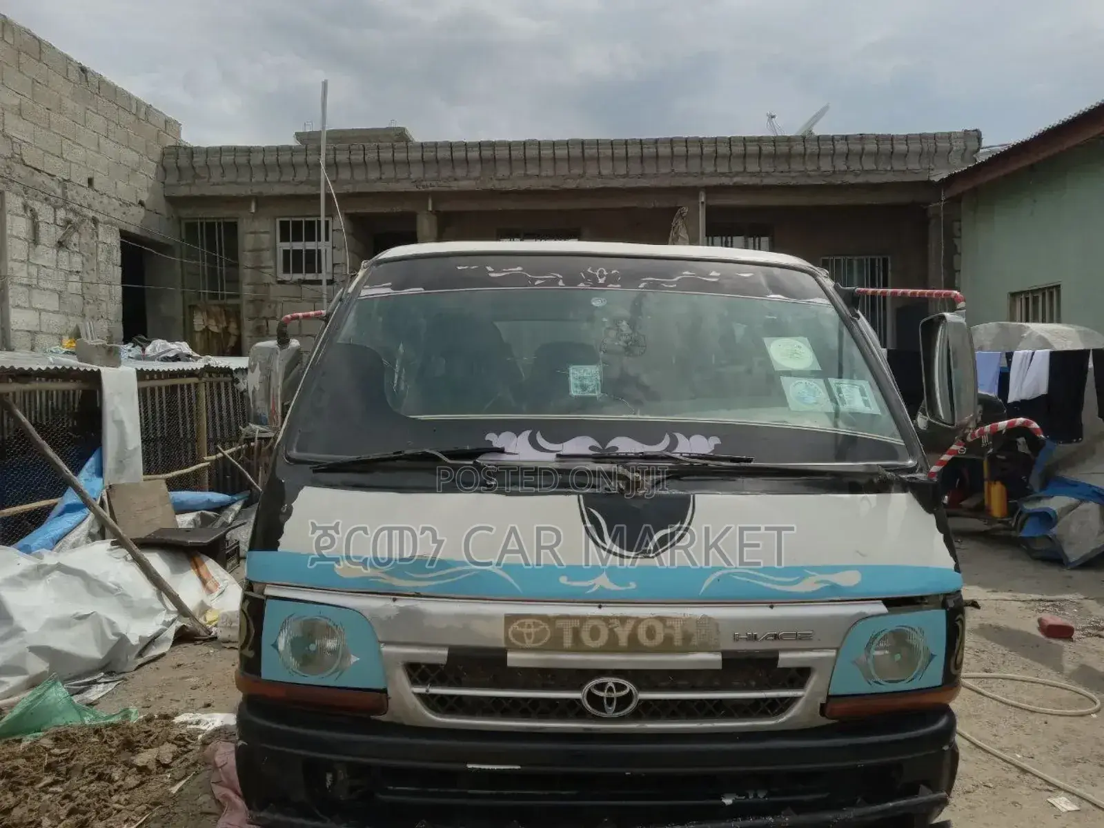 Toyota HiAce 2004 White