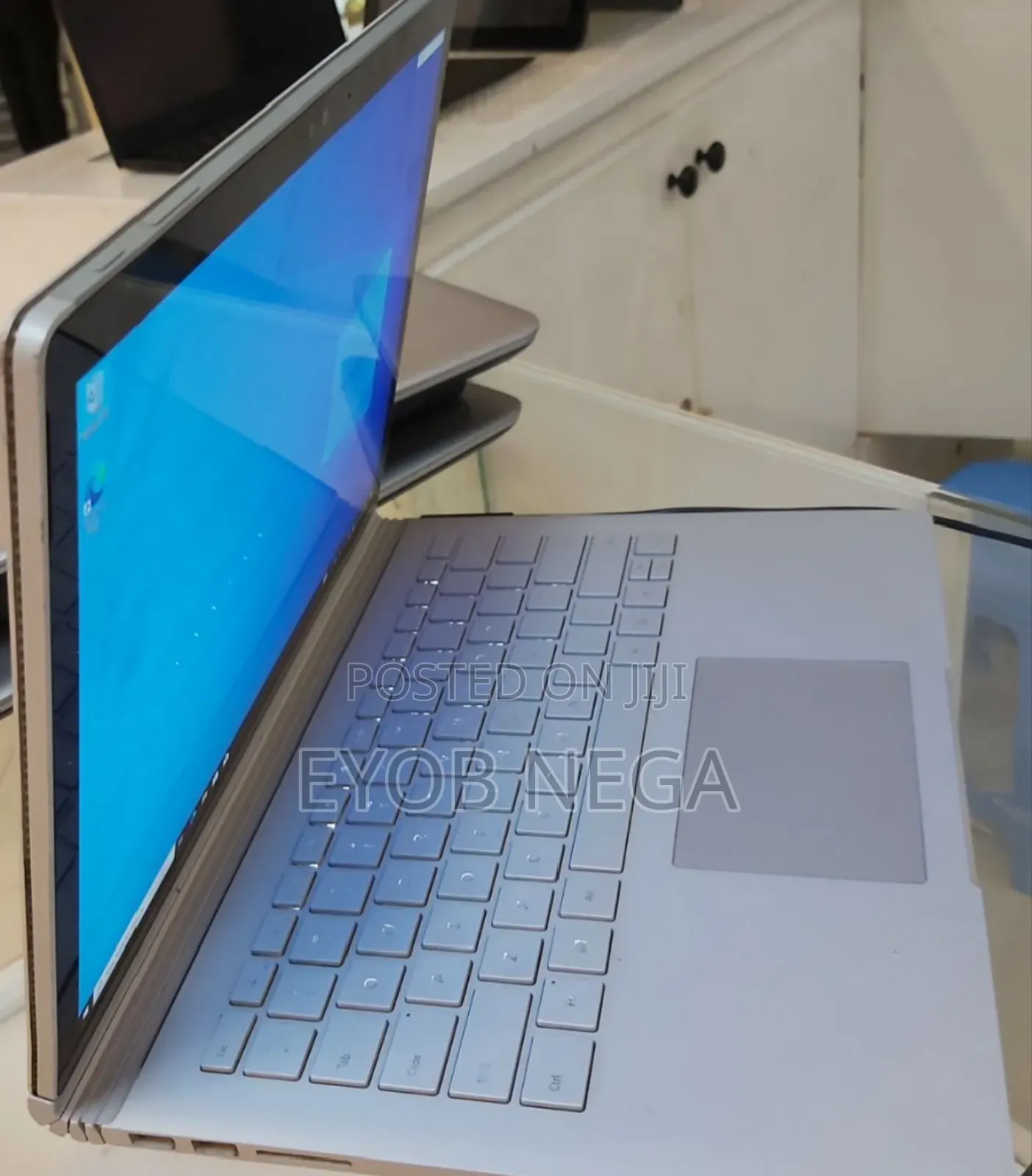 New Laptop Microsoft Surface Book 8GB Intel Core I5 SSD 256GB