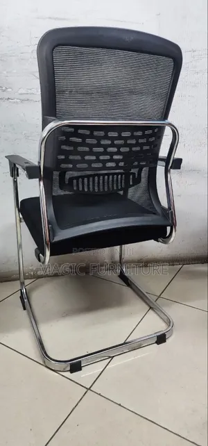 U Leg Chair