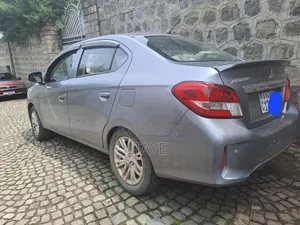 Mitsubishi Attrage 2022 Silver