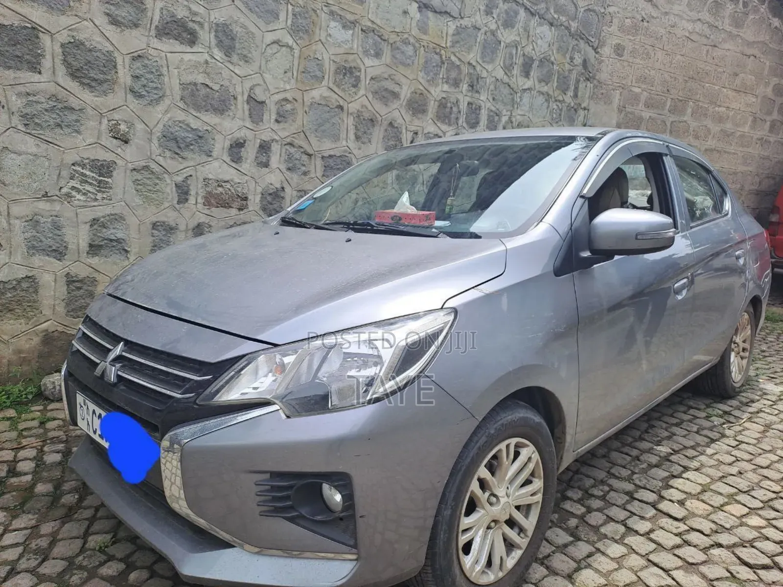 Mitsubishi Attrage 2022 Silver